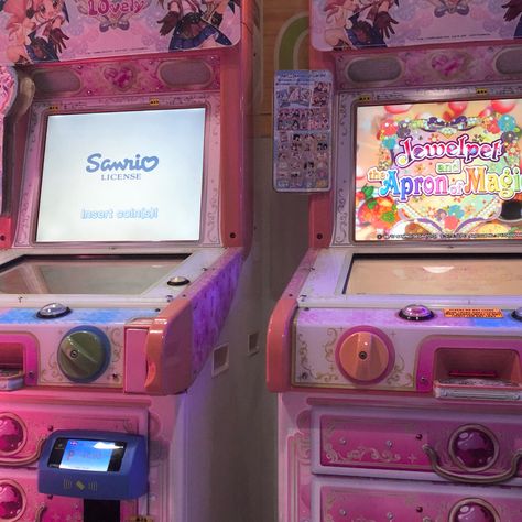 Pink Date Aesthetic, Arcade Room Aesthetic, Pink Gamer Wallpaper, Pink Arcade Aesthetic, Pink Game Aesthetic, Arcade Game Aesthetic, Sekai Fragment, Pink Tech Aesthetic, Arcade Games Aesthetic