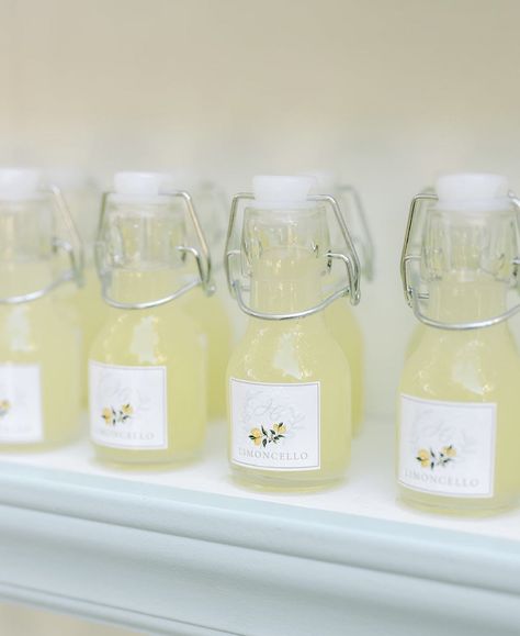 Limoncello Party Favors, Limoncello Wedding Favor, Verona Wedding, Limoncello Wedding, Limoncello Favors, Limoncello Cocktails, Wedding Villa, Italian Party, Boda Ideas