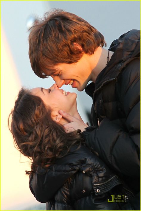 I love them. Also, I want a picture like this with a man who loves me. Matt Prokop, Geek Charming, True Love Photos, Disney Channel Original, Sarah Hyland, Teen Love, Famous Couples, April 16