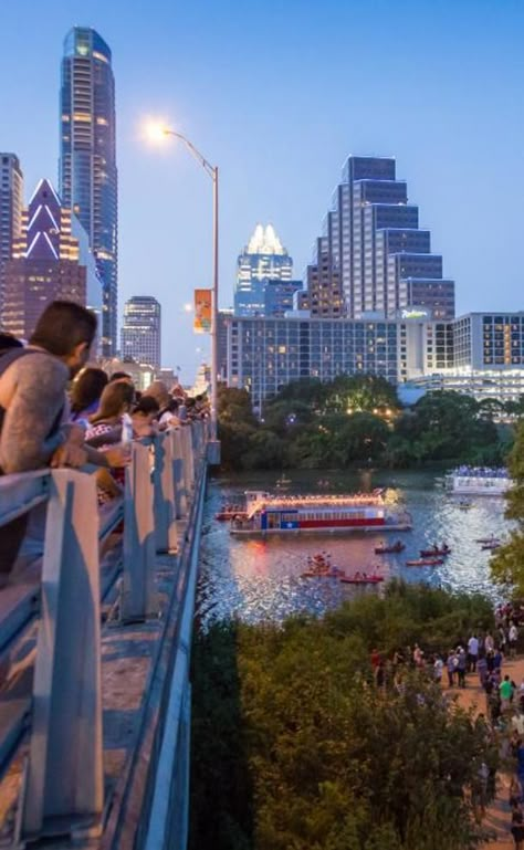 A Solo Traveler's Guide to Austin, TX | Hotels & Restaurants Austin Things To Do, Austin Texas Things To Do, Austin Texas Pictures, Rainey Street Austin, Austin Trip, Texas Pictures, Beacon Hill Boston, Georgetown Dc, Austin Travel