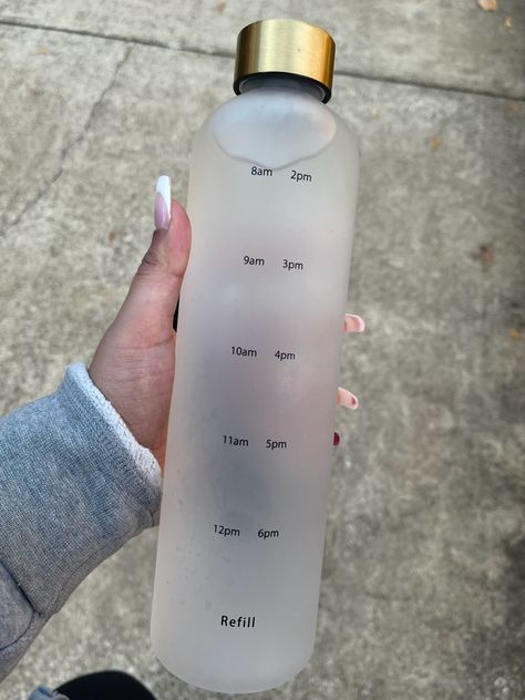 motivational water bottle time marker water bottle that girl aesthetic black girl luxury 2 Litre Water Bottle Aesthetic, 1l Water Bottle Aesthetic, Clean Girl Water Bottle, Big Water Bottle Aesthetic, Bridesmaids Aesthetic, Water Bottle Aesthetic, Aesthetic Water Bottle, Bottle Aesthetic, Goals Board