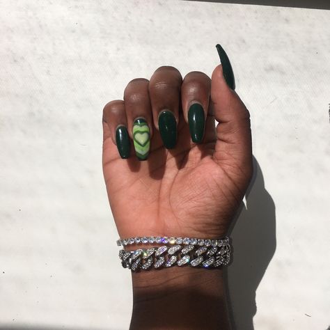 Green Nails Stiletto, Witchy Nails Simple Green, Goth Nails Green, Green Black Nails, Y2k Nails Green And Black, Green Alt Nails, Enchanted Forest Nails, Dark Green And Black Witchy Nails, Hippie Trippy