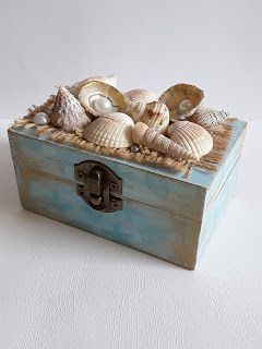 Seashell Box Diy, Shell Boxes Ideas, Shell Box Diy, Trinket Box Ideas, Wooden Box Diy, Diy Recycled Projects, Crafting Corner, Shells Diy, Nautical Crafts