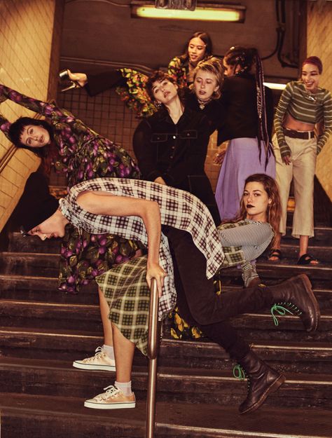 Why Marc Jacobs Brought His 1992 Grunge Collection Back Grunge Marc Jacobs, Marc Jacobs 90s Grunge, Marc Jacobs 1992 Grunge, Marc Jacobs Grunge Collection, Marc Jacobs 90s, Grunge Runway, Marc Jacobs Grunge, Grunge Style 90s, Grunge Shoot