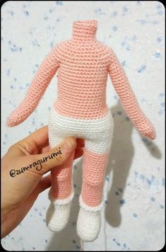 Knitting Dolls Free Patterns, Knitted Dolls Free, Crochet Doll Clothes Free Pattern, Doll Amigurumi Free Pattern, Doll Patterns Free, Crochet Doll Tutorial, Crochet Geek, Crochet Dolls Free Patterns, Pola Amigurumi