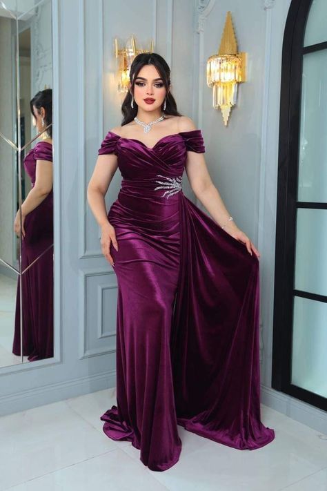 Wine Colour Gown, Velvet Dinner Dress, Grape Dress, Plus Size Holiday Dresses, Burnt Orange Bridesmaid Dresses, Bubu Gown Styles, Wine Colored Dresses, Wine Colour, Velvet Evening Dress