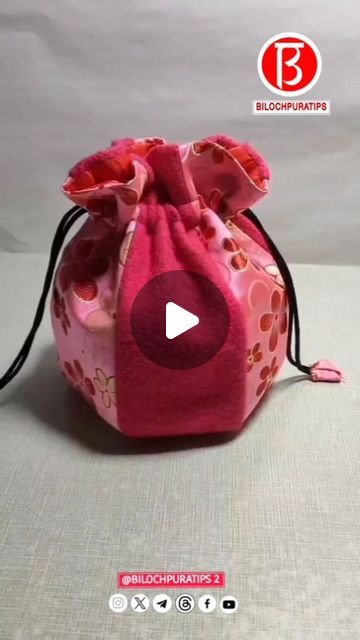 Round Zipper Pouch Tutorial, Easy Bags To Sew Free Pattern, Storage Bags Diy Sewing Patterns, Dompet Koin Diy, Sew A Drawstring Bag, Diy Bags Easy, Patchwork Bags Diy, Storage Bags Diy, Diy Bags Tutorial