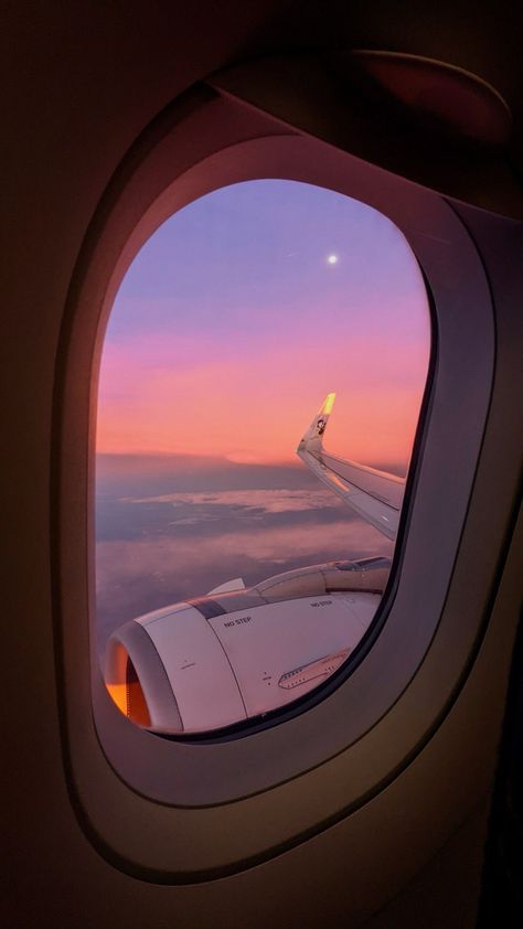 Daglig Motivation, Plane Window, Airport Aesthetic, Travel Picture Ideas, Airplane Window, Vision Board Images, Travel Pictures Poses, Vision Board Photos, Vision Board Pictures