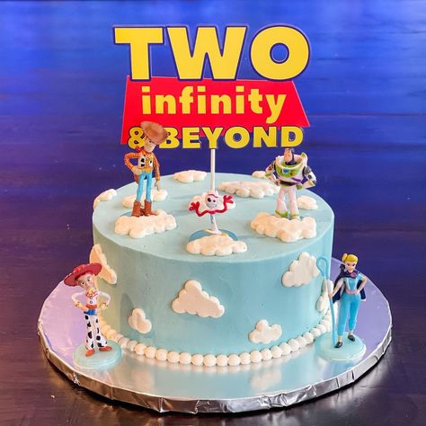 Toy Story Cake Two Infinity And Beyond, Toy Story Smash Cake 2nd Birthday, Two Infinity And Beyond Birthday Cake Simple, Reach Four The Sky Toy Story Cake, Small Toy Story Cake, Toy Story Cake Simple, Toy Story Cloud Cake, Toy Story Sheet Cake Ideas, Toy Story Birthday Cake Simple