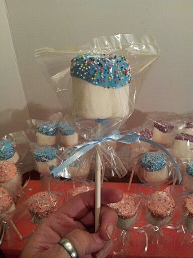 "Giant Marshmallow Pops" I made these goodies for my son's classroom (Kinder) for an Easter Snack #!..Totally Yummy!  ;-) Dipped Marshmallows, Easter Snack, Giant Marshmallows, Girly Birthday Cakes, Kids Lunch Box Meals, Lunch Box Meals, Chocolate Dipped Marshmallows, Candy Kabobs, Easter Snacks