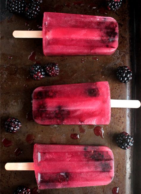 BEST blackberry homemade Popsicle out there! We make them all the time! Plus you don't need very many ingredients to make them! Blackberry Popsicle Recipes, Blackberry Popsicles, Ice Cream Jello, Vegetable Soup Recipes Healthy, Raspberry Popsicles, Cream Jello, Cabbage Steaks Recipe, Berry Popsicles, Lemonade Popsicles