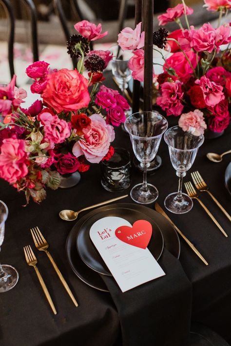 Black Red And Pink Table Decor, Black And Pink Valentines Decor, Pink Floral Wedding Table Decor, Pink Wedding Table Decorations, Pink And Red Dinner Table Decor, Red Pink Black And White Wedding, Pink Red Black Wedding Theme, Black And Red Valentines Decor, Black Valentines Decor