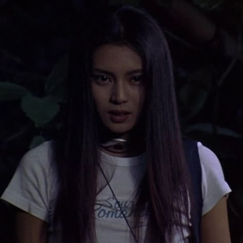 mitsuko souma (battle royale 2000) Mitsuko Souma, Battle Royale 2000, Battle Royal, Japanese Movies, The Perfect Girl, Moving Pictures, Action Film, Battle Royale, Film Director