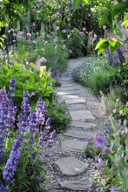 Front Gardens Uk, Steps In Garden, Grassy Garden, Garden Pathway Ideas, Garden Path Ideas, Mountain Garden, Best Garden Layout, Garden Pathways, Pebble Garden