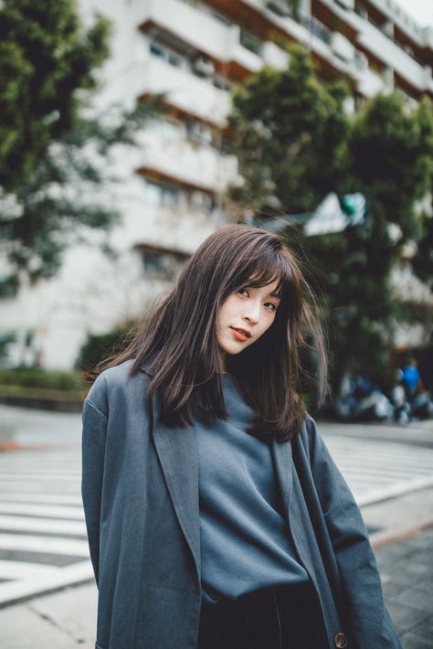 Urban Photography Portrait, Portfolio Instagram, Korean Photography, Street Photography Portrait, Street Photography People, Japanese Photography, Beautiful Photoshoot Ideas, Pose Fotografi, Portrait Photography Women