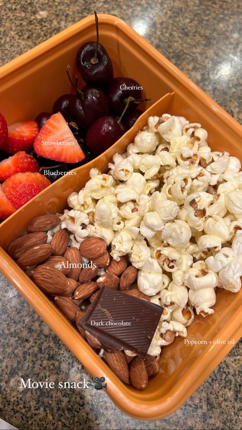 Movie Snack Ideas, Healthy Movie Snacks, Healthy Lunch Snacks, Movie Snacks, Healthy Food Inspiration, Healthy Food Dishes, Healthy Food Motivation, Healthy Lifestyle Food, Lunch Snacks