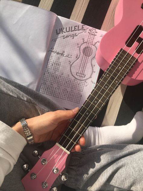 Arte Do Ukulele, Pink Ukulele, Ukulele Photography, Ukulele Design, Guitar Tabs Songs, Makeup Books, Guitar Photos, Soft Pink Theme, Music Drawings