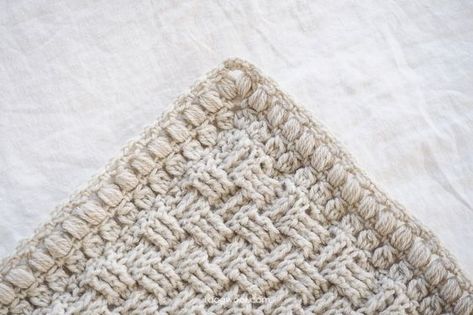 Traveling Afghan, Crochet Blanket Border, Crochet Blanket Edging, Crochet Border Patterns, Crochet Border, Crochet Edging Patterns, Crochet Blanket Designs, Crochet Bows, Simple Crochet