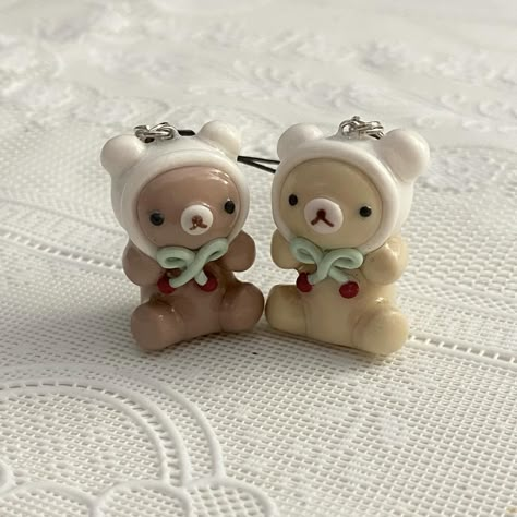 cherry bears ·ᴥ· !🍒🤍 brown: $25 usd cream: $25 usd shipping: usa only ! $5 tracked ᯓᡣ𐭩 dm to purchase #charms #polymerclay #keychain #smallbusiness Bear Clay Charm, Diy Cute Accessories, Brown Clay Ideas, Aesthetic Clay Art, Clay Ideas Cute, Kawaii Clay Charms, Cute Clay Ideas, Biscuit Design, Bear Clay