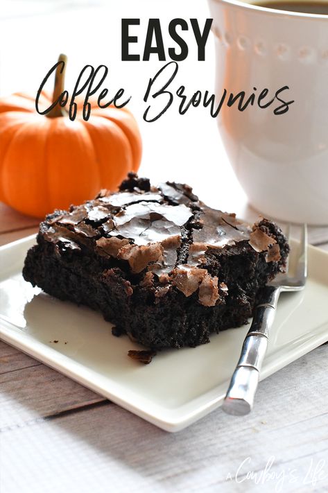 Coffee Brownies, Dessert Halloween, Espresso Recipes, Bedroom Vibes, Rustic Porch, Dessert Aux Fruits, Easy Coffee, Spiced Coffee, Bedroom Style