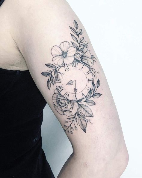 Floral Arm Tattoo, Model Tattoo, Chic Tattoo, Mom Tattoo Designs, Clock Tattoo Design, Flower Tattoo Arm, Inspiration Tattoos, Watch Tattoos, Clock Tattoo