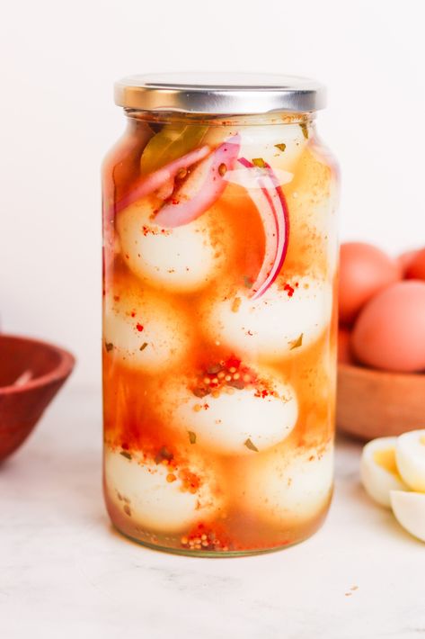 Perfect Pickled Eggs Turmeric Pickled Eggs, Asian Pickled Eggs, German Pickled Eggs, Pickled Eggs Recipe Easy, Bar Pickled Eggs Recipe, Refrigerator Canning, Recipe For Pickled Eggs, Spicy Pickled Eggs Recipe, Spicy Pickled Eggs