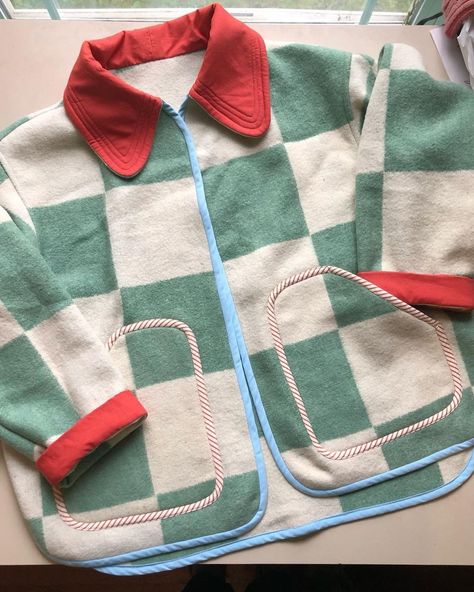 Sew • Instagram Sewing Projects With Fleece, Wool Sewing Pattern, Diy Blanket Jacket, Sew Your Own Wardrobe, Upcycled Sewing Projects, Fall Sewing Projects Clothes, Sewing Project Gifts, Gift Sewing Projects, Handmade Sewing Gifts