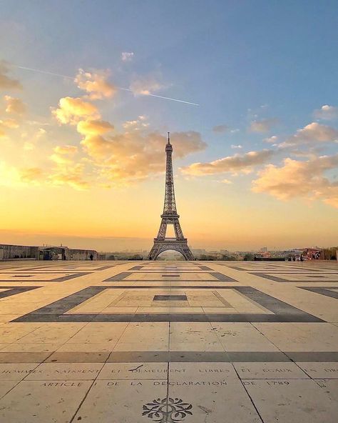 Paris P@RIS #ThisisParis on Instagram: “Sunrise in Paris beautifully photographed by @patrickcolpron from the Trocadéro #thisisparis always something new to discover, taste and…” Sunrise In Paris, Trocadero Paris, Europe Photos, Iphone Wallpaper Photos, Paris Eiffel Tower, France Travel, Travel Around The World, Travel Around, Paris France