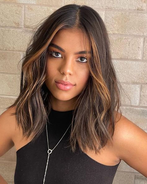 Everything to know about the trending kitty cut, according to experts. Learn how to get the look here and who it works best on. 2023 Long Bob, Long Bob Balayage, Textured Long Bob, Vivid Hair Color, Dark Hair With Highlights, Natural Wavy Hair, Blowout Hair, Celebrity Hair Stylist, August 26