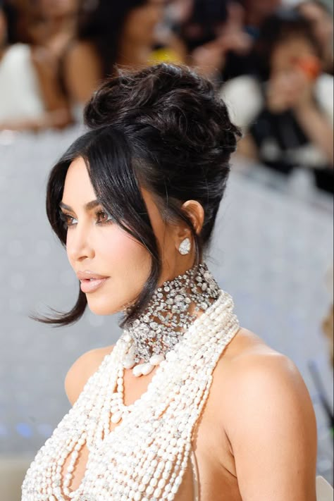 Kim K Met Gala Hair 2023, Kim Kardashian Hair Met Gala, Kim Kardashian Messy Bun Updo, Kim K Met Gala Hair, Kim Kardashian Hair Bun, Dramatic Updo Hairstyles, Kim Kardashian Bun Hairstyle, Kim Kardashian Met Gala 2023, Hollywood Bun