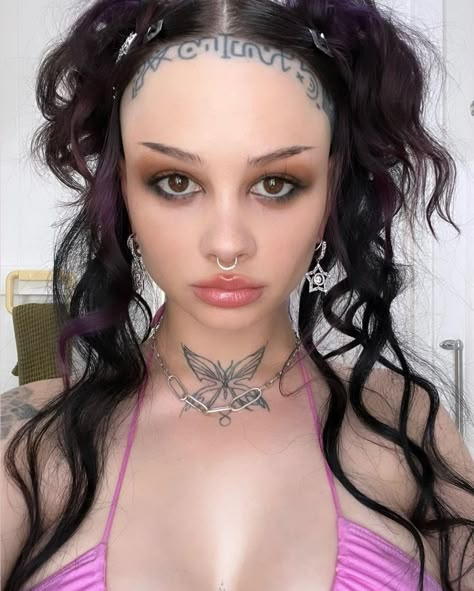 Zheani Zheani Sparkes, Vampire Hair, No One Asked, Jewerly Set, Hair Tattoos, Fashion Victim, Human Art, Aesthetic Images, Female Artists