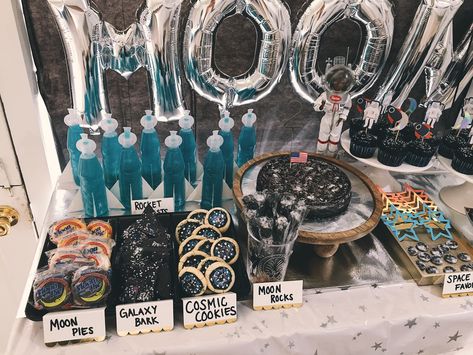 Two the Moon dessert table Space Party Outdoor, Space Themed Shower Ideas, Space Themed Birthday Party Table, Two The Moon Outdoor Party, 2 The Moon Birthday Party Food, Two To The Moon Birthday, Planet Themed Food, Two The Moon And Back Birthday, To The Moon Party Theme