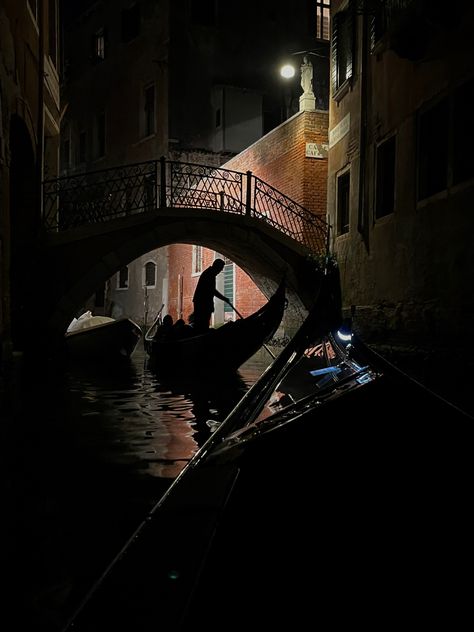 Nesso Italy, Venice Night, Italy At Night, Venice At Night, Venice Boat, Venice City, Venice Canals, Cities In Italy, Summer Mood