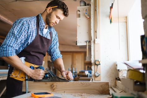 Planing board in workshop | Free Photo #Freepik #freephoto #woodwork #wood-worker #carpenter #carpentry Carpentry Services, Wood Repair, Building Maintenance, Carpentry Tools, Unique Furniture Pieces, Handyman Services, Installing Cabinets, Furniture Repair, Construction Services