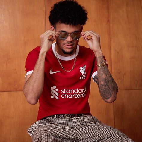 Luis Fernando Díaz on Twitter: "🌊😎❤️ https://t.co/Xkls71tBRR" / Twitter Football Pfp, Liverpool Fc Team, Football Liverpool, Luis Diaz, Camisa Adidas, Liverpool Soccer, Liverpool Wallpapers, Salah Liverpool, Liverpool Players