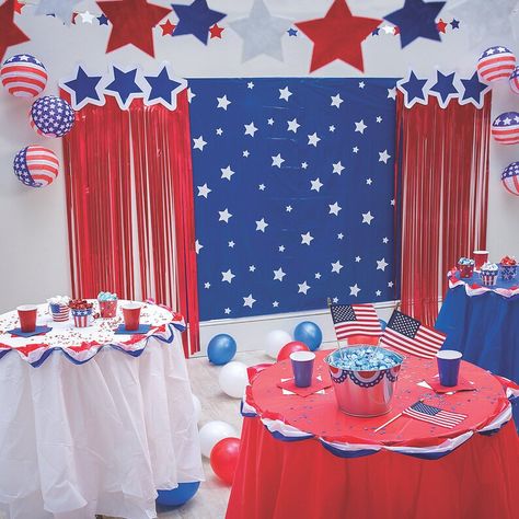 Looking to organize a Fourth of July party or any patriotic gathering? Enhance your event with this patriotic decorating kit, providing guests with an ideal photo spot. Transform your photo booth or selfie station into a magnificent tribute to America, featuring vibrant red, white, and blue colors adorned with abundant stars. The best part is that attendees will capture fantastic photos during your celebration. Plastic Backdrop, Patriotic Wedding, Selfie Station, America Party, Fourth Of July Party, Usa Party, American Party, Patriotic Food, 4th Of July Celebration