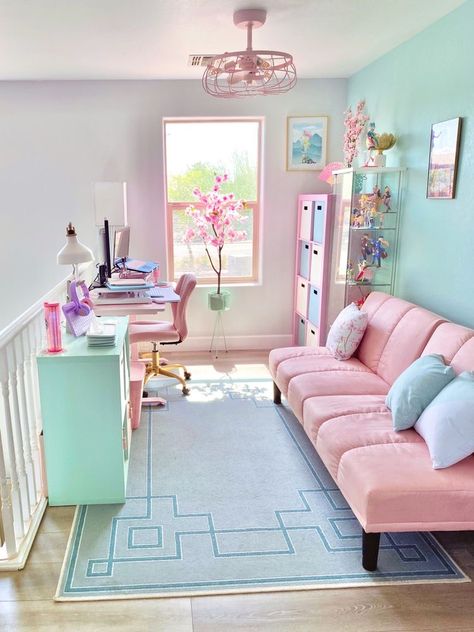 Pastel Office Ideas, Pastel House Interior, Pastel Maximalist Decor, Pink Pastel Room, Barbie Interior Design, Pastel Office Decor, Pastel Home Office, Pastel Apartment, Pastel Office