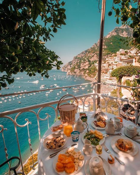 جزر المالديف, Positano Italy, Italy Aesthetic, Foto Tips, Dream Travel Destinations, Dream Holiday, Summer Bucket Lists, Vacation Places, Beautiful Places To Travel