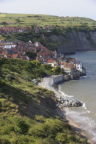 Robin Hood’s Bay, North Yorkshire | England (by Countryside Online Robin Hoods Bay, Kentish Town, England And Scotland, English Countryside, Yorkshire England, England Travel, Robin Hood, Pretty Places, North Yorkshire