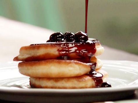 Get Blueberry Maple Syrup Recipe from Food Network Pancake Recipe For Two, Maple Syrup Recipe, Easy Homemade Pancakes, Blueberry Buttermilk Pancakes, Yummy Pancake Recipe, Recipe For Two, Maple Syrup Recipes, Candida Recipes, Pancake Recipe Buttermilk