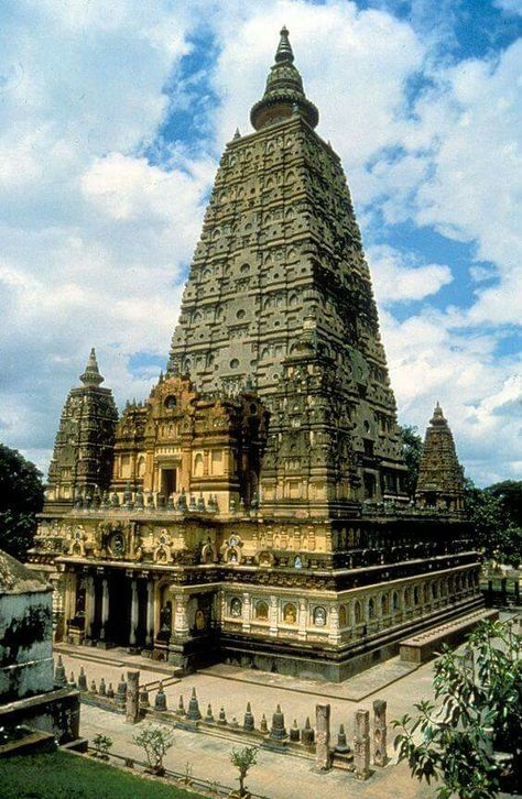 Mahabodhi Temple: The site of Shakyamuni Buddha's enlightenment is commemorated by the Mahabodhi Temple at Bodh Gaya, Bihar State, India. Various dates, 5th century to present. Its present form is from a late-19th century British Archaeological Survey restoration Mahabodhi Temple, Gaya Bihar, Bodh Gaya, Temple India, Indian Temple Architecture, Ancient Indian Architecture, Amazing India, Sacred Architecture, Temple Architecture