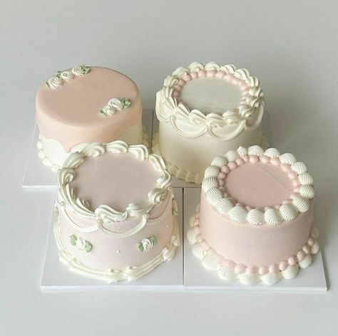 Bolo Vintage, Vintage Birthday Cakes, Korean Cake, Simple Cake Designs, Mini Cakes Birthday, Cute Baking, Pretty Dessert, Icing On The Cake, Simple Birthday Cake