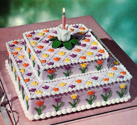 Beautiful vintage Wilton cake decorating ideas & inspiration from the 70s & 80s 8 70s Birthday Cake, 1980s Cake, 70s Cake, Cake Decorating Books, Birthday Cake Decorating Ideas, Vintage Cakes, Wilton Cake Decorating, Festive Dinner, Buttercream Cakes