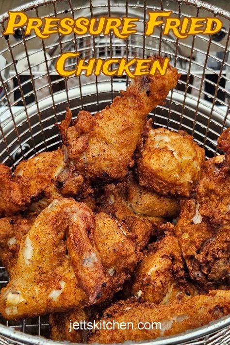 Pressure Cooker Fried Chicken, Pressure Cooking Chicken, Broasted Chicken, Cooking Fried Chicken, Fried Chicken Restaurant, Chicken Restaurant, Making Fried Chicken, Pressure Cooker Chicken, Fried Chicken Recipes