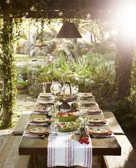 Party Planner: Tomato Harvest Party#gardendesign#outdoorliving #outdoorspaces Table D Hote, Harvest Party, Outdoor Dinner, Ikea Hackers, Mesa Exterior, Patio Dining Table, Ideas Patio, Al Fresco Dining, Table Ideas