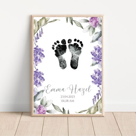 Newborn Footprint Art, Newborn Footprints, Baby Footprint Art, Café Design, Thoughtful Baby Shower Gifts, Baby Footprint, Birth Prints, Baby Painting, Footprint Art