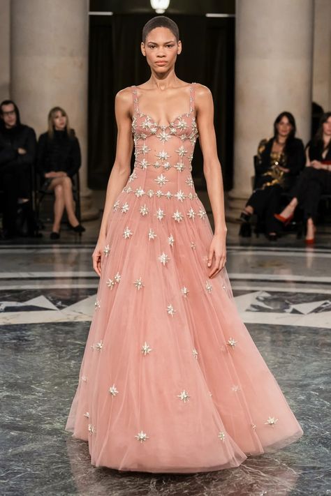 Cucculelli Shaheen Fall 2024 Ready-to-Wear Runway, Fashion Show & Collection Review [PHOTOS] Cucculelli Shaheen Dress, 2024 Couture Fashion, Fashion Runway 2024, Runway Fashion 2024, Dress Fashion Show, Cucculelli Shaheen, Runway 2024, Fashion Week Dresses, Dress Runway