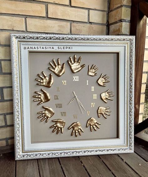 Baby Hand And Foot Prints, Baby Handprint Crafts, Baby Crafts Diy, Baby Art Projects, Baby Handprint, Newborn Baby Photoshoot, Diy Baby Gifts, Handprint Crafts, Baby Projects