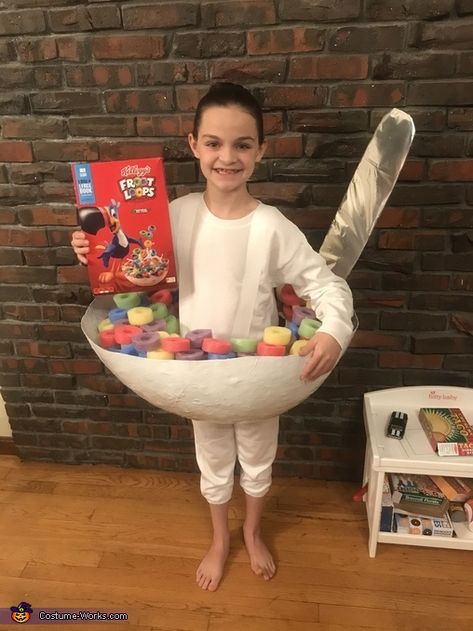 Carina: My 9 year old daughter Carina loves homemade costumes. This bowl of fruit loops is made with a three foot balloon, paper mache, cardboard, ribbon, pool noodles, tin foil and... Paper Mache Cardboard, Bowl Of Fruit, Cereal Killer, Costume Works, Homemade Costumes, Fruit Loops, Tin Foil, Pool Noodles, Diy Costumes