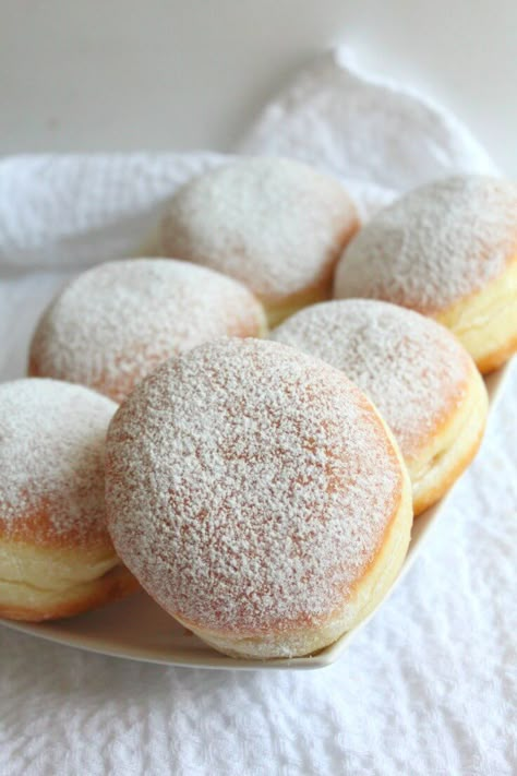 Easy Doughnut Recipe, Fluffy Donut Recipe, Jam Donut, Doughnut Recipe Easy, Homemade Donuts Recipe, Filled Donuts, Donuts Recipe, Homemade Donuts, Doughnut Recipe